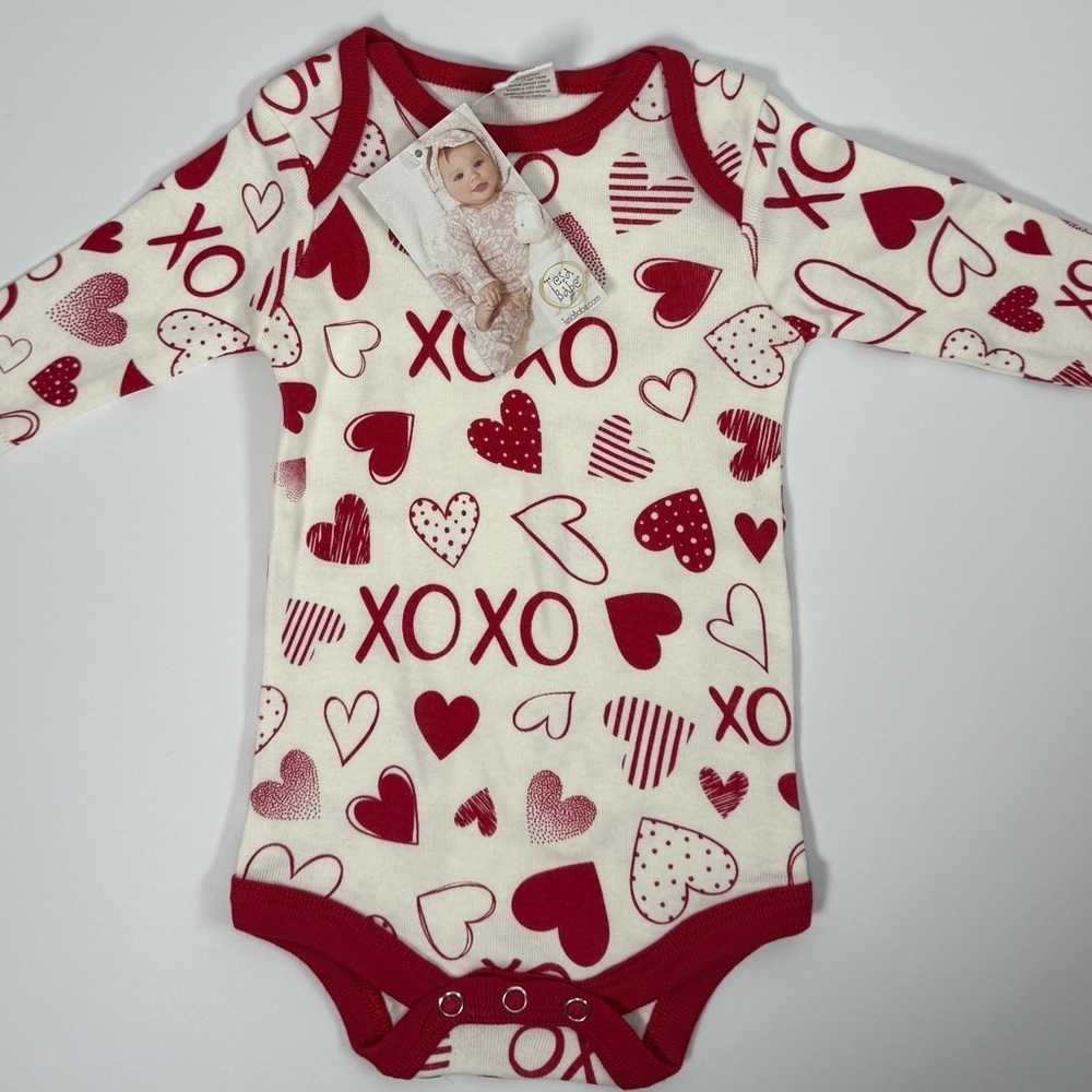 Heart and XOXO Patterned Baby Onesie